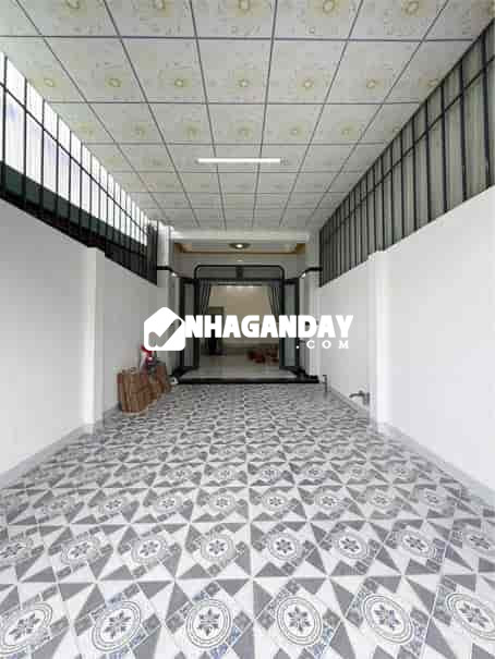 CHO THUÊ NHÀ CẤP 4 CÓ SÂN ĐỂ Ô TÔ HẺM NGÔ QUYỀN, TÂY NINH
