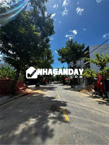 BÁN NHÀ 2,5 TẦNG NGUYỄN SẮC KIM đường 7m5